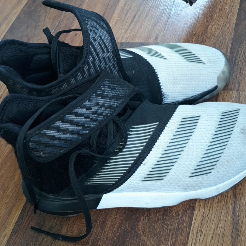 Adidas Boys Basketball sneakers